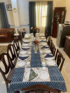 O zonă de relaxare la A heritage homestay-kishore niwas haveli in the old city room 2