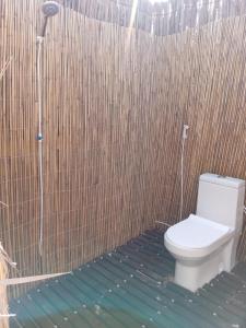 Ένα μπάνιο στο Ocean Camp +40 φωτογραφίες