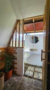 Galeriebild der Unterkunft Ten Volunteer Haven in Balayan