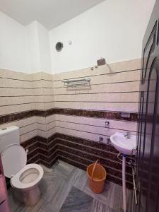 Ένα μπάνιο στο Hotel Maheshwari Villa