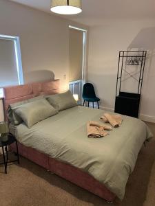 Katil atau katil-katil dalam bilik di Serviced apartment, Central Grimsby -Bargate