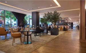 Restaurace v ubytování DoubleTree by Hilton Hannover Schweizerhof