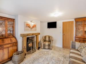TV a/nebo společenská místnost v ubytování Nurseries Cottage