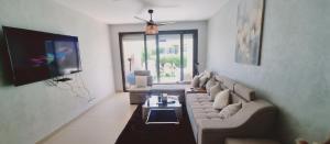 Μια τηλεόραση ή/και κέντρο ψυχαγωγίας στο Escape to Luxury in Ain Sokhna