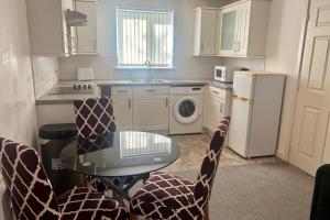 Gallery image of 2 Bed Apartment-Sleeps 5-Free Parking in Monmore Green