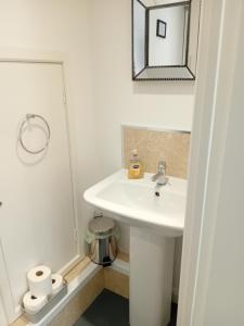 Gallery image of Owlet in Whitby