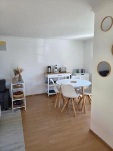 Η κουζίνα ή μικρή κουζίνα στο Ferienwohnung bei Meißen