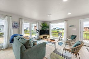 Χώρος καθιστικού στο Cozy Beach Home, Short Walk to Water and Fishing Spots