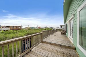 Μπαλκόνι ή βεράντα στο Cozy Beach Home, Short Walk to Water and Fishing Spots