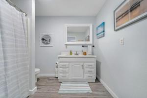 Fotografie z fotogalerie ubytování Cozy and charming getaway with deck, close to beach v destinaci Stingaree + 34 fotografií