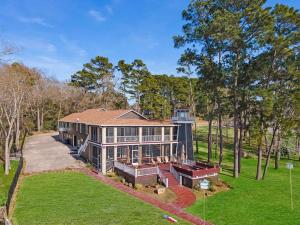 Το κτήριο όπου στεγάζεται  η παραθεριστική κατοικία