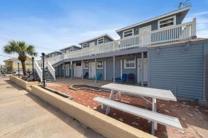 Το κτήριο όπου στεγάζεται  το διαμέρισμα +27 φωτογραφίες