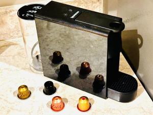 Παροχές για τσάι/καφέ στο Studio Unit - Black Cat Studio - Santorini Hotel - Sta Lucia Mall Cainta Rizal