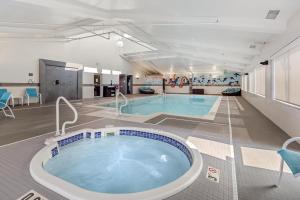 a large pool in a hospital room with at Best Western Plus West Edmonton in Edmonton