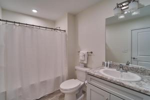 Koupelna v ubytování The Ruby 307 By Avada Properties