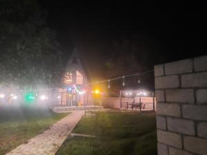 Budova, kde se apartmán nachází + 5 fotografií