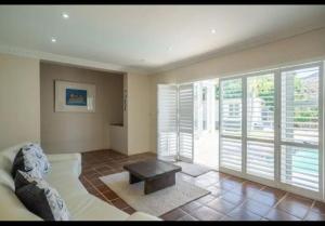 صورة لـ House on the Beach in Glenashley في ديربان