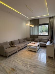 Gallery image of Aeroport apartment Glourios swimming-pool in Casablanca +9 photos