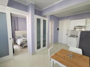 Η κουζίνα ή μικρή κουζίνα στο Condo 1bdr 1bth 210