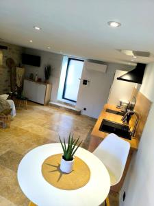 Kuchyň nebo kuchyňský kout v ubytování Gîte Casa Liã