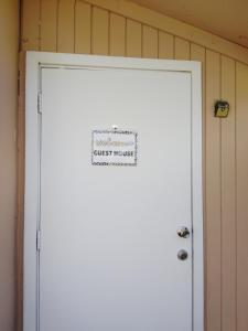Φωτογραφία από το άλμπουμ του Private entrance guest suite dedicated bathroom kitchen σε West Palm Beach