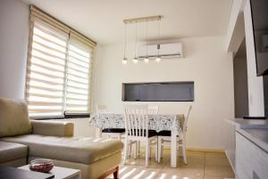 Χώρος καθιστικού στο Bnb Loft