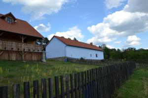 Budova, v ktorej sa dom na vidieku nachádza