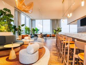Khu vực ghế ngồi tại Mövenpick hotel Brussels airport