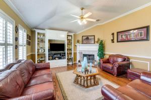 Posezení v ubytování Family Home Near I-80 in Suburban Dallas Sidekick