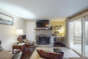 Μια τηλεόραση ή/και κέντρο ψυχαγωγίας στο Briarcliff F30