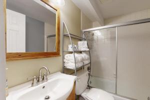 Ένα μπάνιο στο Briarcliff F30 +21 φωτογραφίες