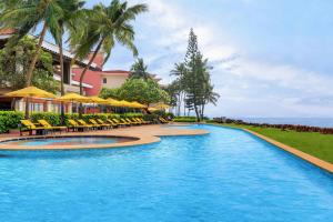 Piscina de la sau aproape de Goa Marriott Resort & Spa
