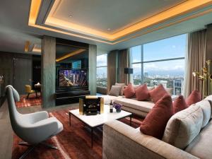 Μια τηλεόραση ή/και κέντρο ψυχαγωγίας στο Sofitel Kuala Lumpur Damansara