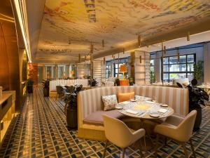 Χώρος καθιστικού στο Sofitel Kuala Lumpur Damansara