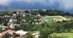 Afbeelding uit fotogalerij van Djabraba's Trek Point Twinn in Vila Nova Sintra +12 foto's