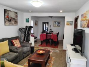 Et tv og/eller underholdning på Just near the beach