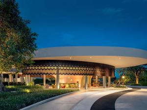 O grădină în afara Mercure Rayong Lomtalay Villas & Resort