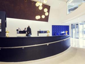 Khu vực sảnh/lễ tân tại Hotel Mercure Jardines de Albia