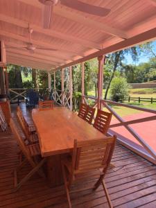 En balkon eller terrasse på Estancia La Paulina