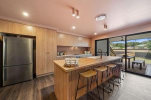 Gallery image of Estelles Place by Discover Stradbroke in Amity Point +13 photos