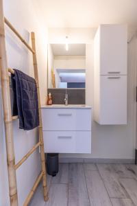 Η κουζίνα ή μικρή κουζίνα στο Cosy T2 rénové, proche centre-ville-Fibre/Netflix +78 φωτογραφίες