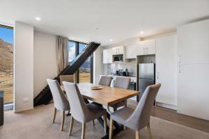 Køkken eller tekøkken på Modern apartment with fantastic mountain views