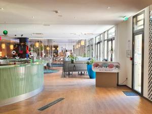 Khu vực ghế ngồi tại Novotel Avignon Centre +121 ảnh