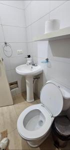 Ένα μπάνιο στο Departamento Céntrico Lima +14 φωτογραφίες