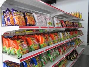 Supermarket nebo jiné obchody v  hotelu nebo okolí