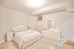 Billede fra billedgalleriet på Basement large Room with Private Bathroom and Free Parking i Vaughan