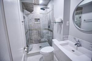 Billede fra billedgalleriet på Basement large Room with Private Bathroom and Free Parking i Vaughan