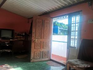 Μια τηλεόραση ή/και κέντρο ψυχαγωγίας στο Kumaresan Ooty home stay