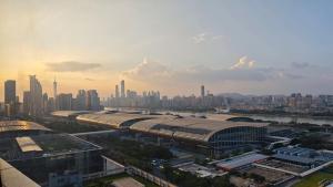 Pemandangan umum bagi Guangzhou atau pemandangan bandar yang diambil dari hotel