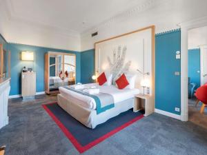 Postel nebo postele na pokoji v ubytování Mercure Lyon Centre Château Perrache + 139 fotografií